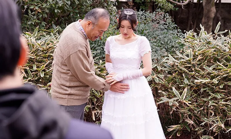 ông xã quá yếu, cô vợ dù yêu nhưng vẫn thường xxx với bố chồng đến có thai